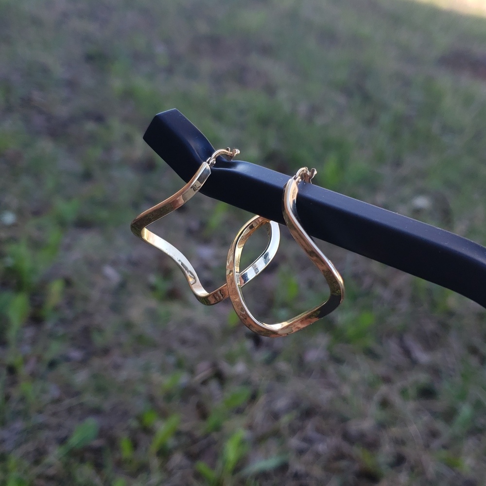 Vintage Pair of 1" 14K Gold Italy Stamped Teardrop Loop Earrings 4 Gram